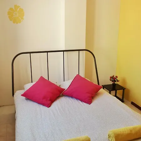 Guest house Happy Hippo Peniche
